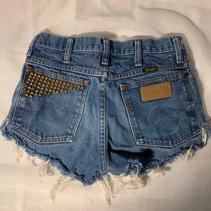 Wrangler cutoff high waisted shorts.